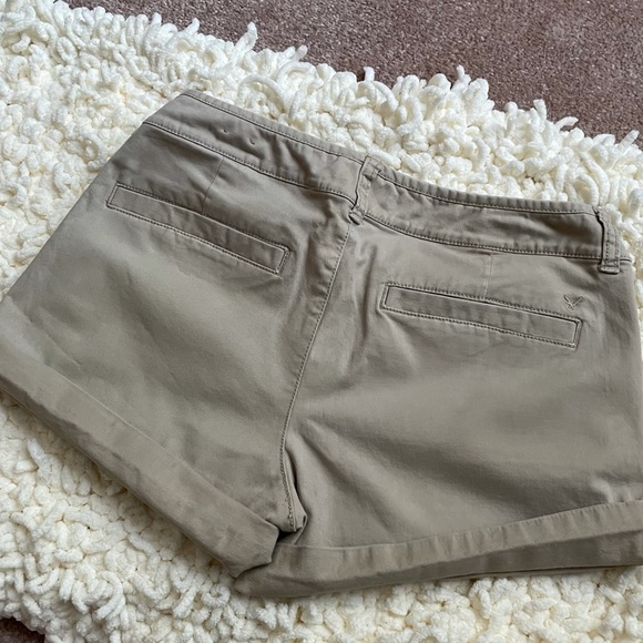 American Eagle Khaki Shorts | Womens - Picture 4 of 7